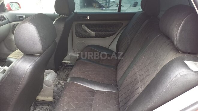 Volkswagen Golf 2001, 225,800 km - 1.6 l - Yevlax