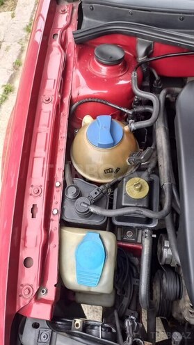 Volkswagen Golf 2001, 225,800 km - 1.6 l - Yevlax