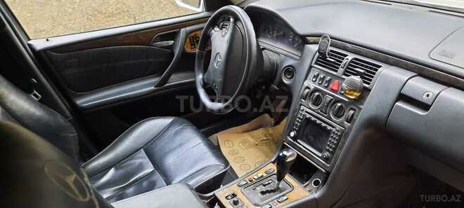 Mercedes E 220 2001, 221,421 km - 2.2 л - Bakı