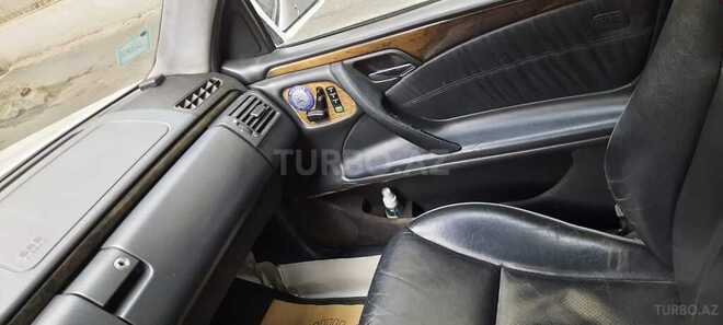 Mercedes E 220 2001, 221,421 km - 2.2 л - Bakı