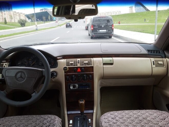 Mercedes E 230 1996, 164,747 km - 2.3 l - Bakı