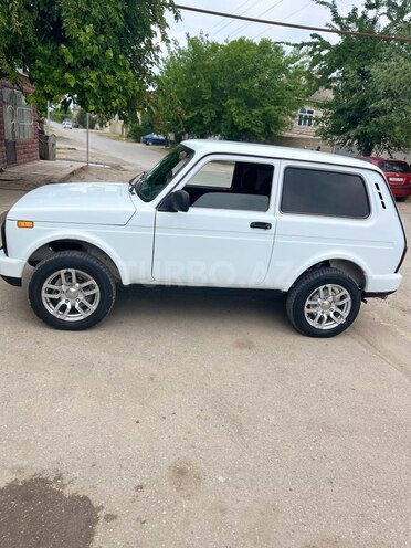 LADA (VAZ) Niva 2012, 275,000 km - 1.7 л - Salyan