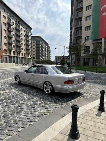 Mercedes E 320 2001, 314,373 km - 3.2 l - Bakı