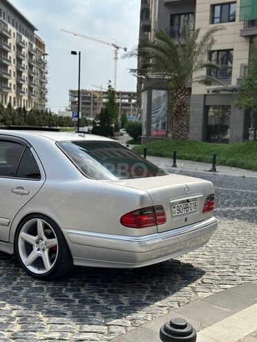 Mercedes E 320 2001, 314,373 km - 3.2 l - Bakı