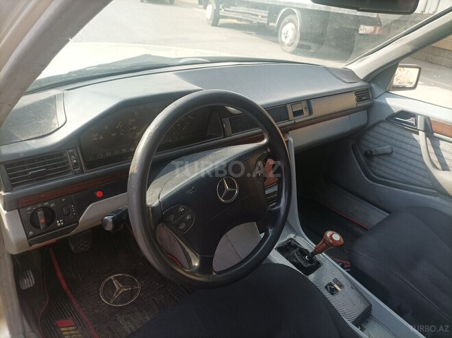 Mercedes E 250 1990, 468,646 km - 2.5 л - Bakı