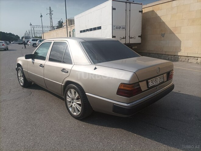 Mercedes E 250 1990, 468,646 km - 2.5 л - Bakı