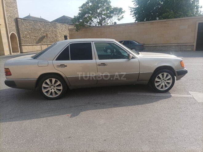Mercedes E 250 1990, 468,646 km - 2.5 л - Bakı