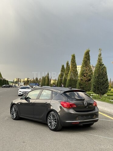 Opel Astra 2012, 117,000 km - 1.4 l - Gəncə