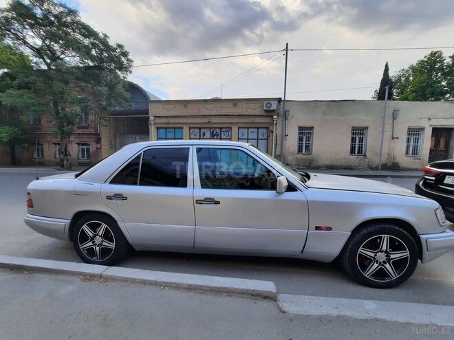 Mercedes E 220 1994, 388,495 km - 2.2 l - Gəncə
