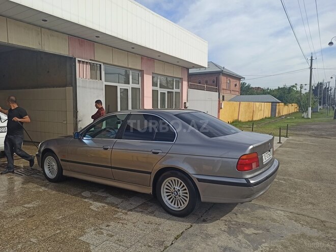 BMW 523 1997, 45,000 km - 2.5 l - Zaqatala