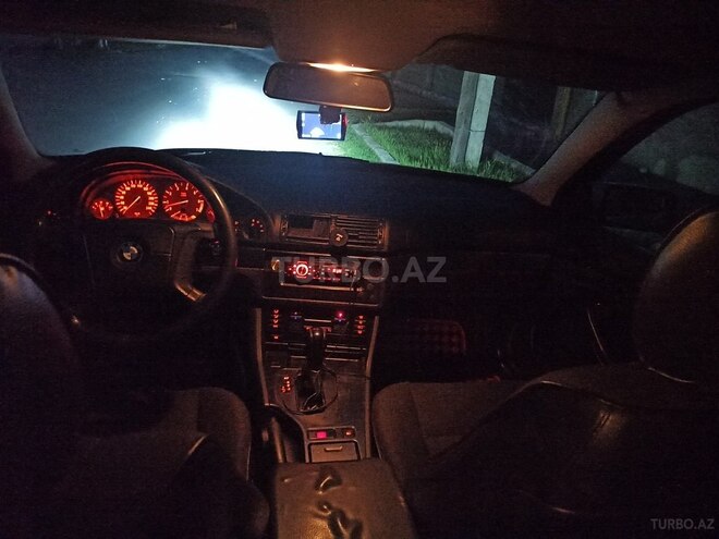 BMW 523 1997, 45,000 km - 2.5 l - Zaqatala