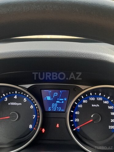 Hyundai ix35 2012, 67,400 km - 2.0 l - Naftalan