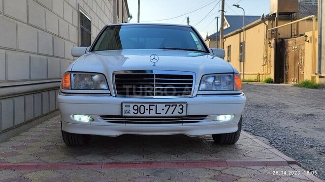 Mercedes C 230 2000, 179,000 km - 2.3 l - Bakı