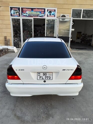 Mercedes C 230 2000, 179,000 km - 2.3 l - Bakı