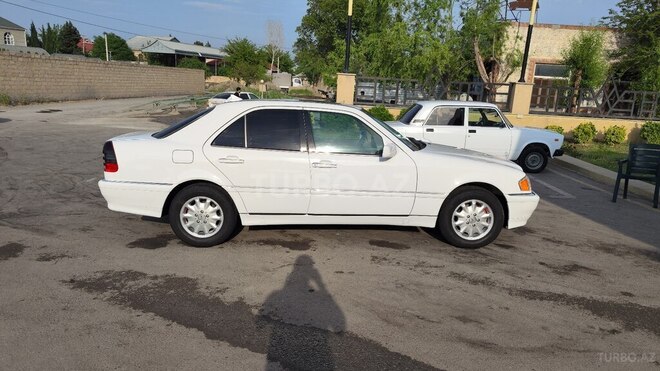 Mercedes C 230 2000, 179,000 km - 2.3 l - Bakı