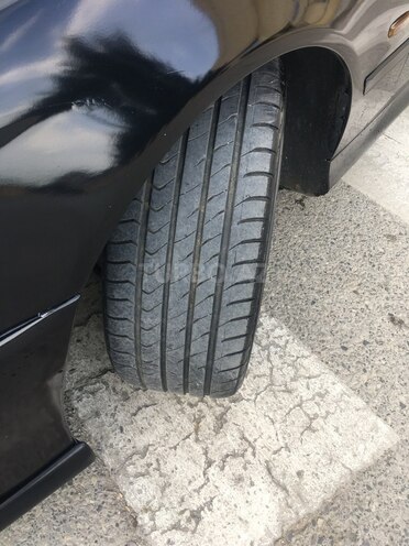 BMW 528 1999, 393,000 km - 2.8 l - Bakı