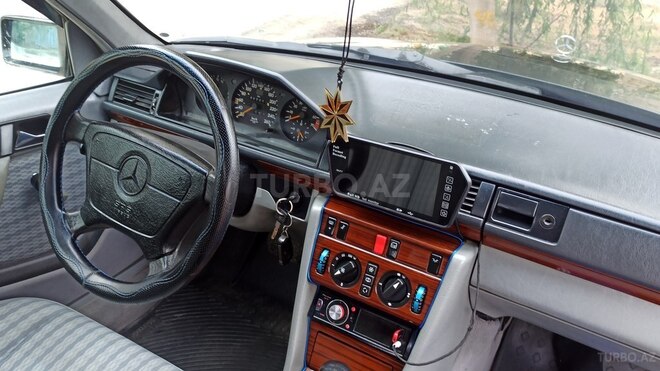 Mercedes E 220 1993, 540,000 km - 2.2 l - Bakı