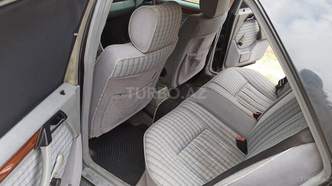 Mercedes E 220 1993, 540,000 km - 2.2 l - Bakı