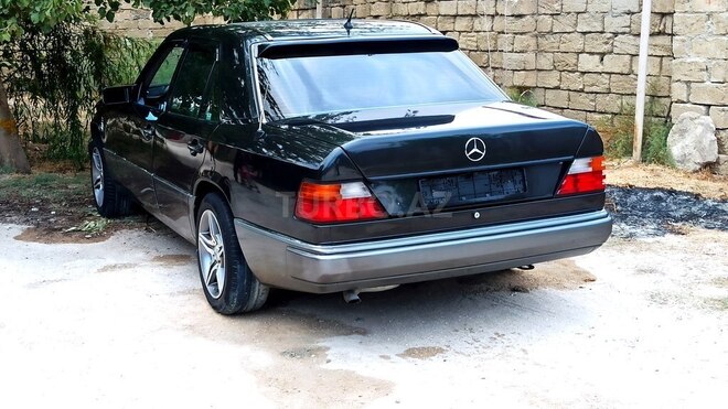 Mercedes E 220 1993, 540,000 km - 2.2 l - Bakı