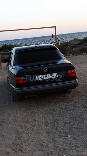 Mercedes E 220 1993, 540,000 km - 2.2 l - Bakı