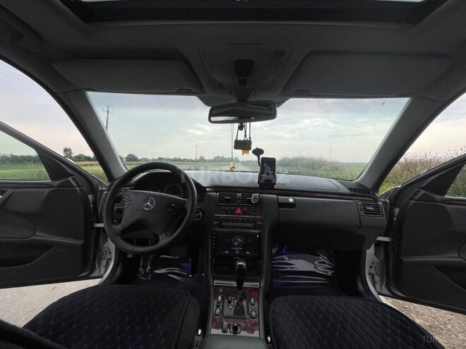 Mercedes E 280 2000, 225,352 km - 2.8 л - Masallı