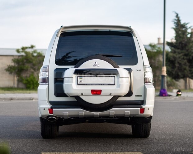 Mitsubishi Pajero 2009, 157,000 km - 3.5 l - Bakı