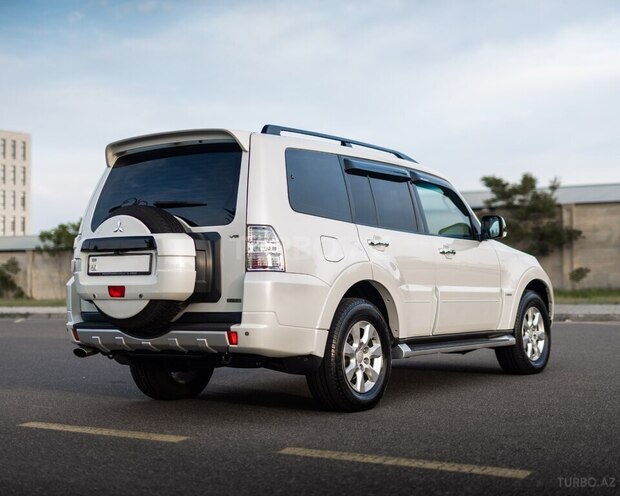 Mitsubishi Pajero 2009, 157,000 km - 3.5 l - Bakı