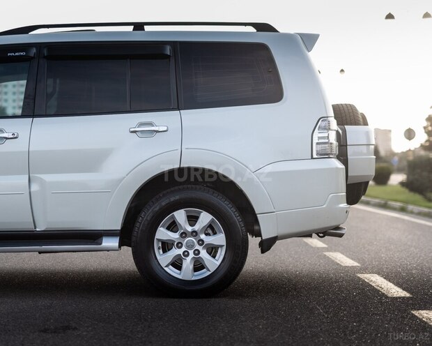 Mitsubishi Pajero 2009, 157,000 km - 3.5 l - Bakı