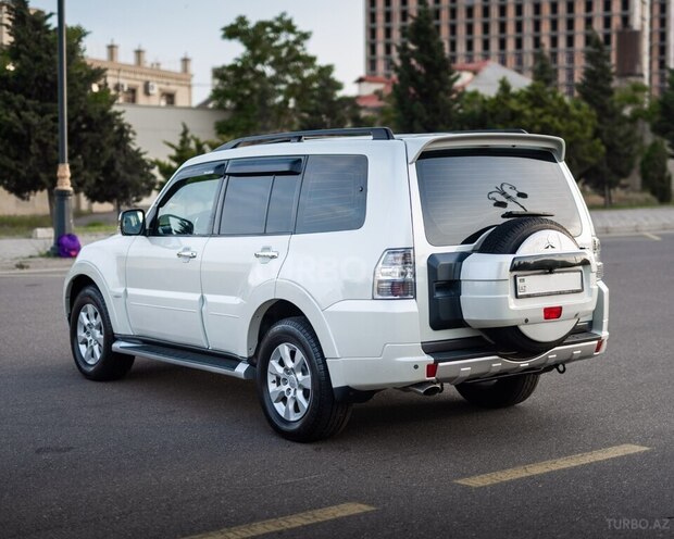 Mitsubishi Pajero 2009, 157,000 km - 3.5 l - Bakı
