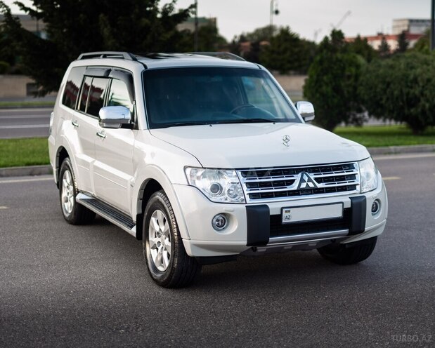 Mitsubishi Pajero 2009, 157,000 km - 3.5 l - Bakı