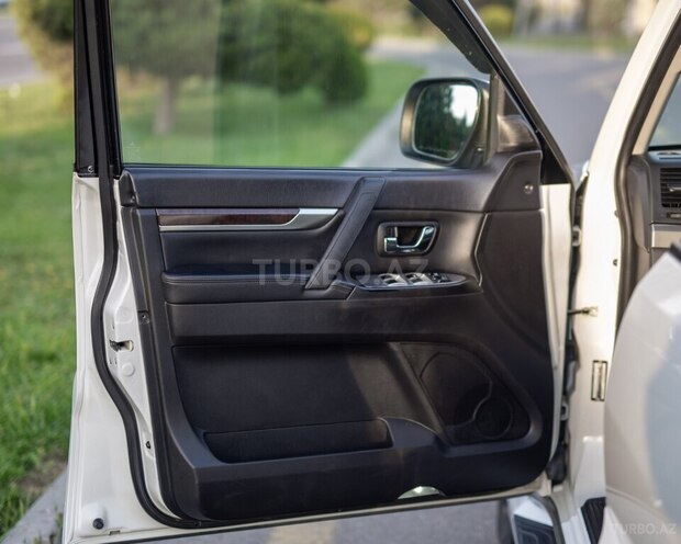 Mitsubishi Pajero 2009, 157,000 km - 3.5 l - Bakı