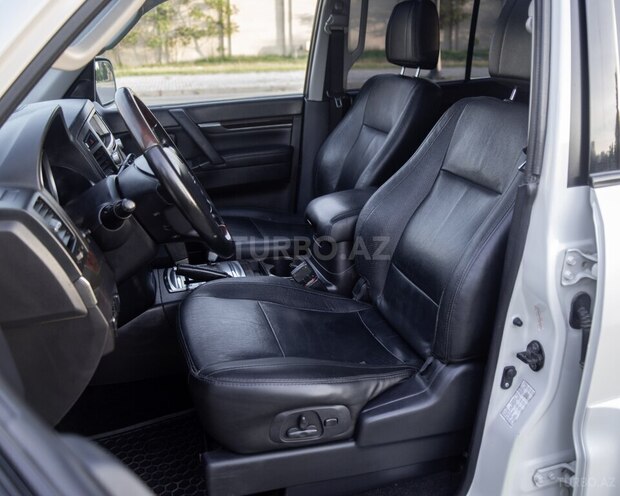 Mitsubishi Pajero 2009, 157,000 km - 3.5 l - Bakı
