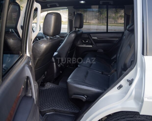 Mitsubishi Pajero 2009, 157,000 km - 3.5 l - Bakı