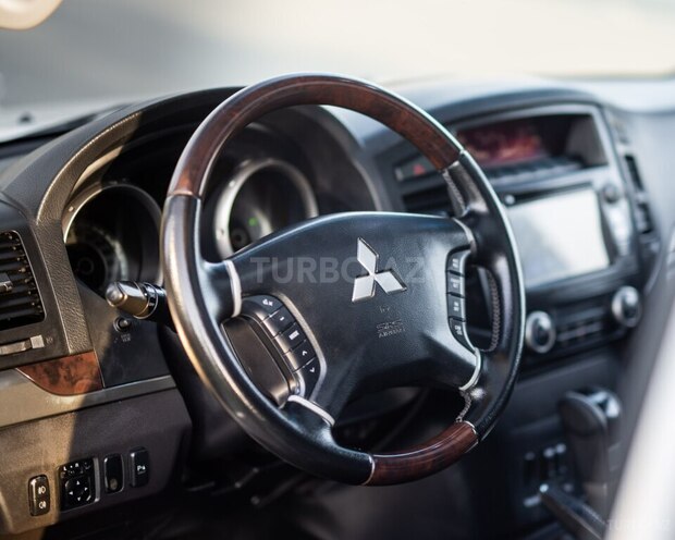 Mitsubishi Pajero 2009, 157,000 km - 3.5 l - Bakı