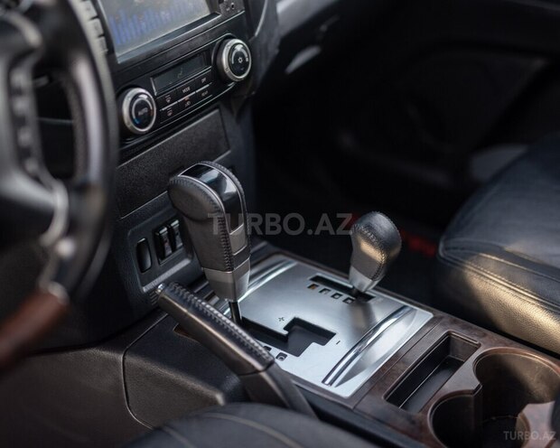 Mitsubishi Pajero 2009, 157,000 km - 3.5 l - Bakı