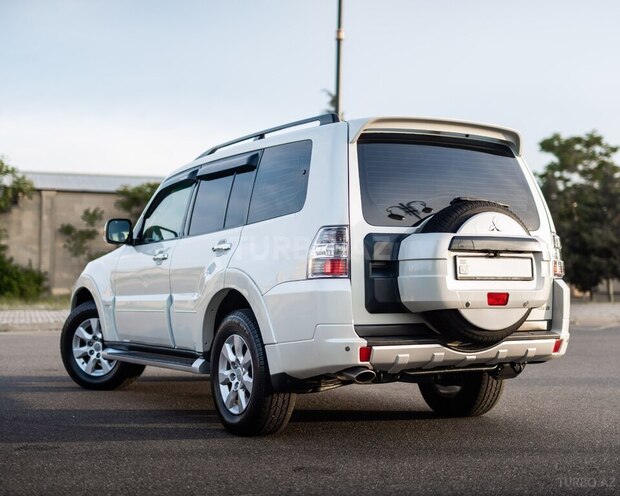 Mitsubishi Pajero 2009, 157,000 km - 3.5 l - Bakı