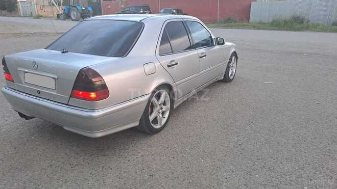 Mercedes C 240 1999, 358,738 km - 2.4 л - Sabirabad