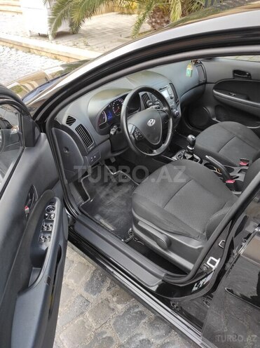 Hyundai i30 2011, 203,000 km - 1.6 л - Bakı