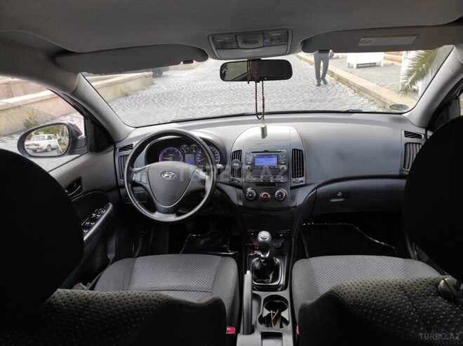 Hyundai i30 2011, 203,000 km - 1.6 л - Bakı