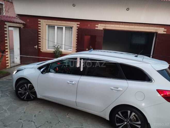 Kia Ceed 2013, 241,000 km - 1.6 l - Qazax