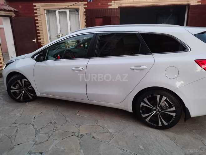 Kia Ceed 2013, 241,000 km - 1.6 l - Qazax