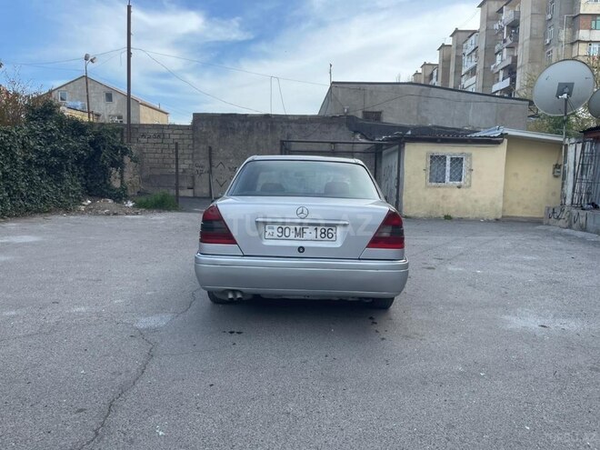 Mercedes C 220 1994, 207,000 km - 2.2 l - Bakı