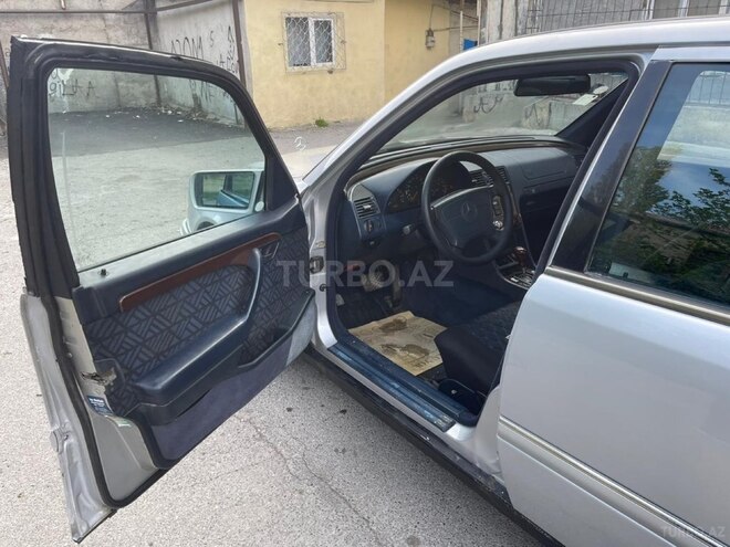 Mercedes C 220 1994, 207,000 km - 2.2 l - Bakı