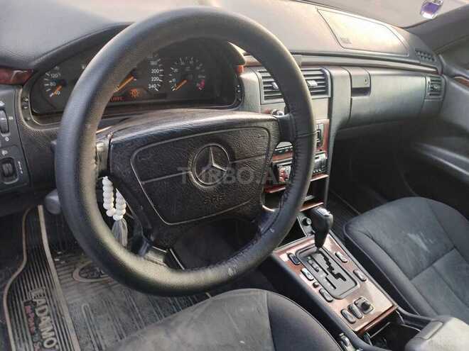 Mercedes E 240 1998, 210,000 km - 2.4 l - Göygöl