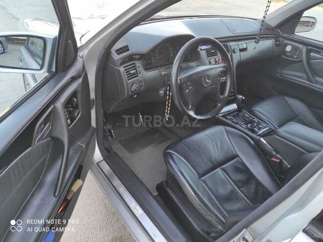 Mercedes E 220 2001, 276,000 km - 2.2 л - Bakı