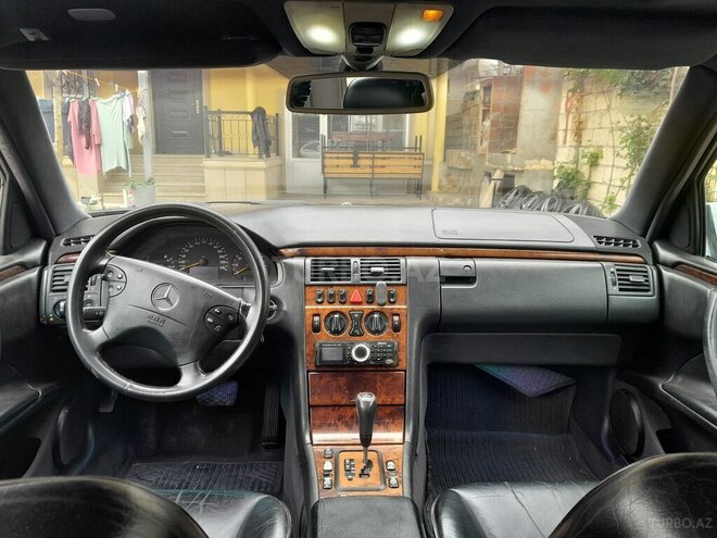 Mercedes E 240 1999, 433,433 km - 2.4 l - Sumqayıt