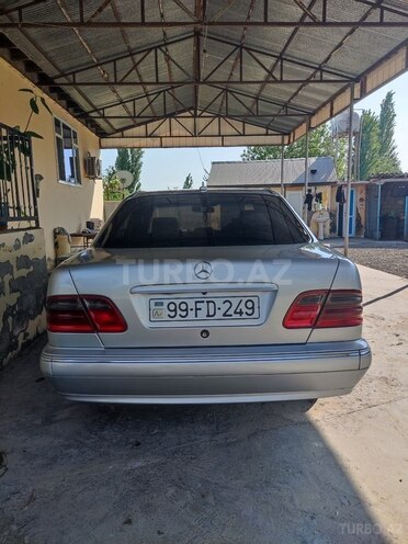 Mercedes E 220 1999, 458,607 km - 2.2 л - İmişli