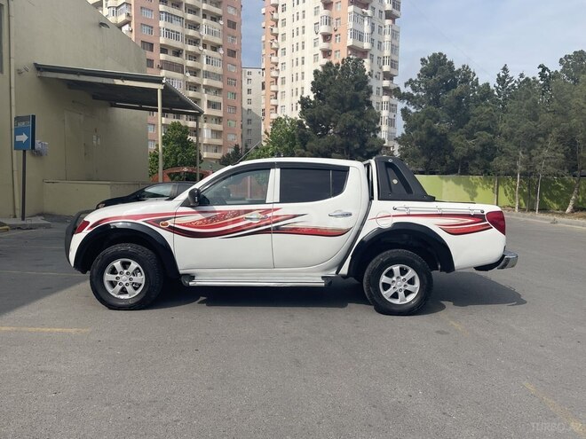 Mitsubishi L200 2008, 240,000 km - 2.5 l - Sumqayıt