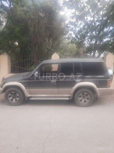 Mitsubishi Pajero 1982, 250,000 km - 2.5 l - Bakı
