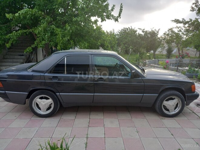Mercedes 190 1991, 295,656 km - 2.6 l - Bakı
